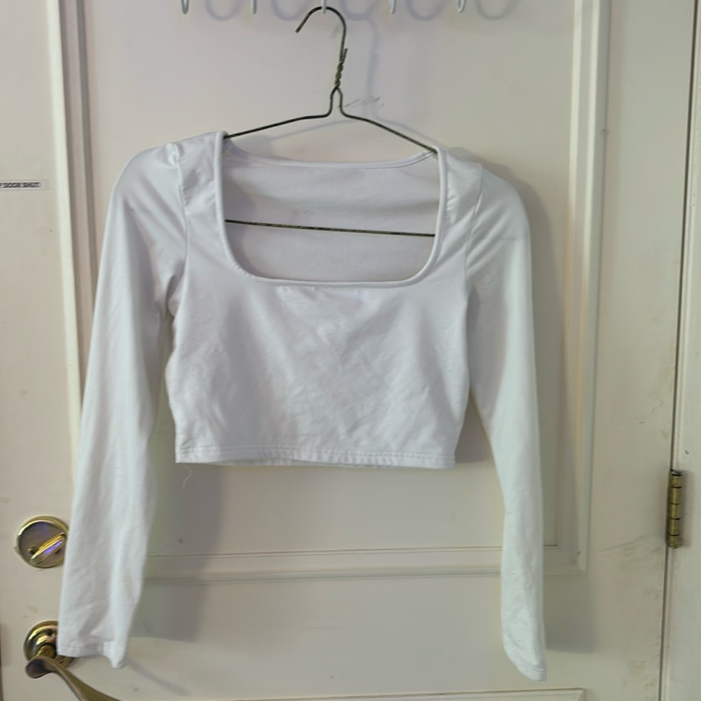Women’s long sleeve tight crop top